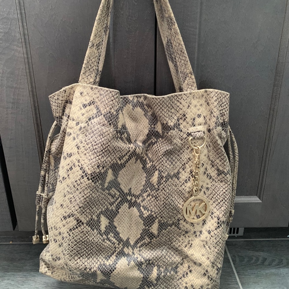 Michael Kors tote
